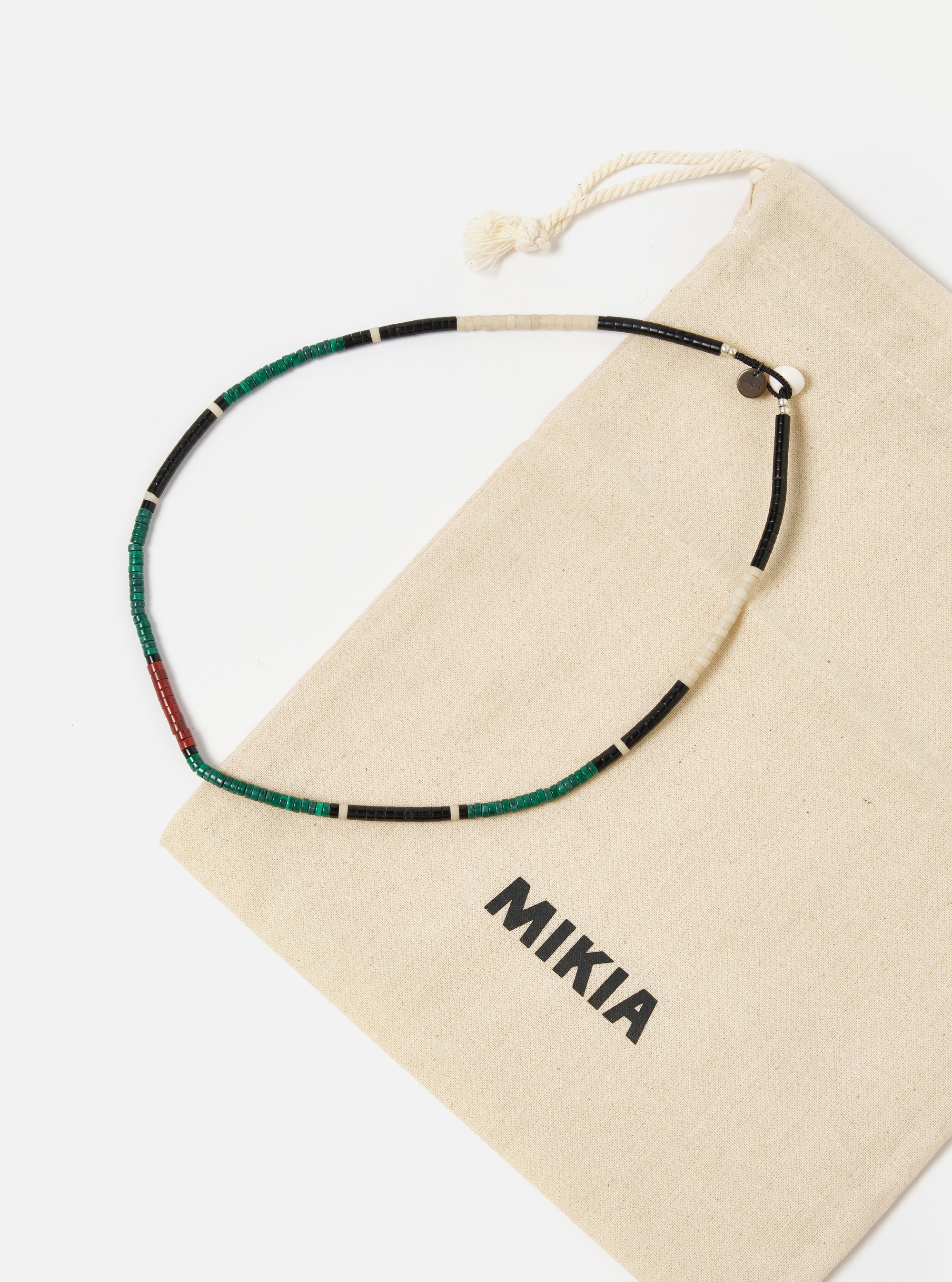 Mikia Necklace Heishi Beads in Malachite/Jet