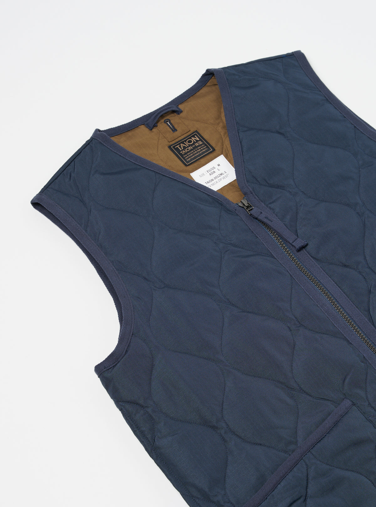 Taion Military V-Neck Down Vest in Dark Navy Ripstop